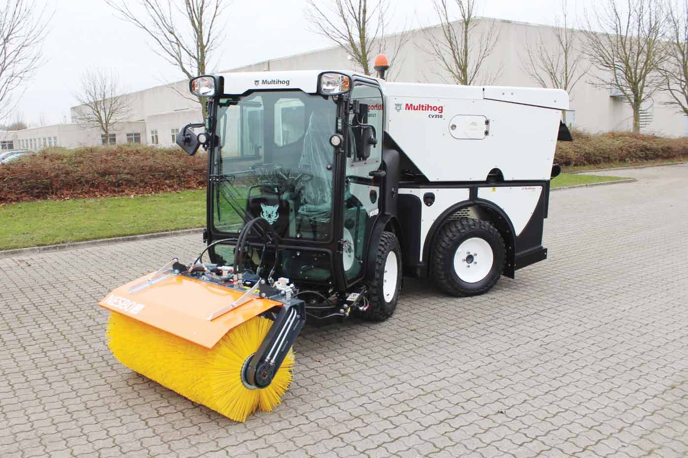 MULTIHOG CV 350 SWEEPER