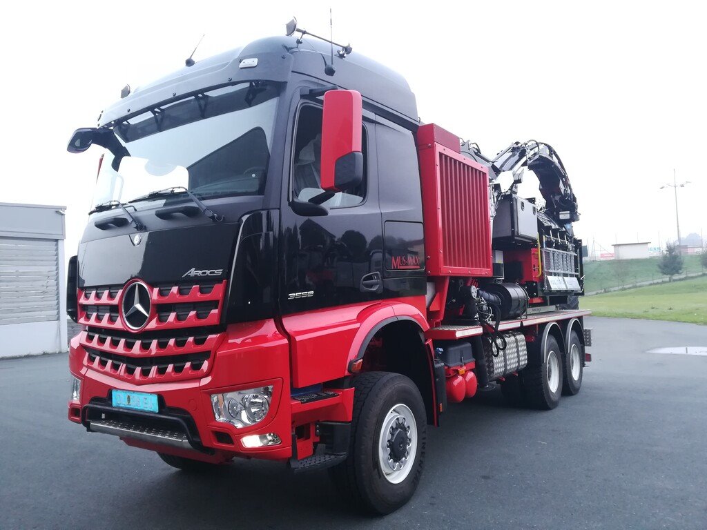MUS-MAX TERMINATOR HACK-TRUCK